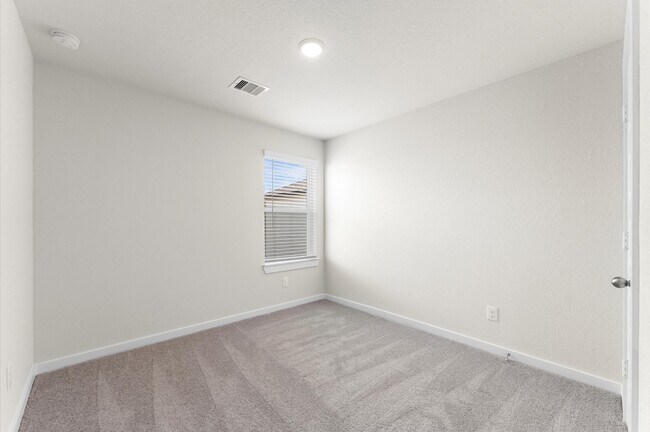 Building Photo - 8627 Blueberry Ash St