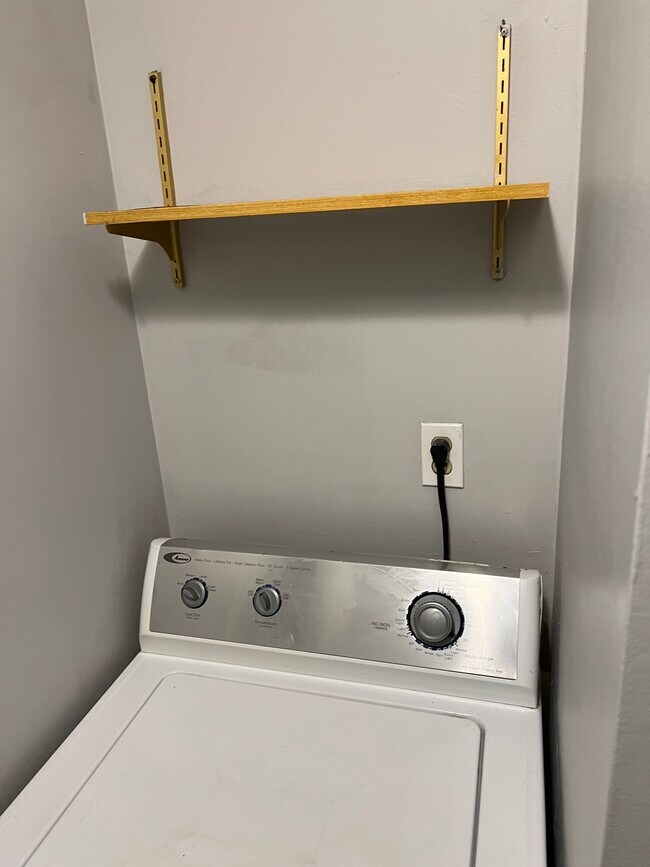 Kitchen - 505 W 53rd Ave