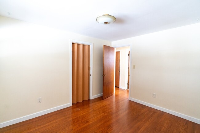 Building Photo - 16 Katherine St