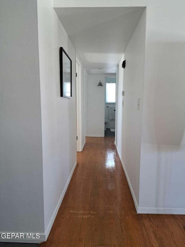 Building Photo - 817 Centennial Dr