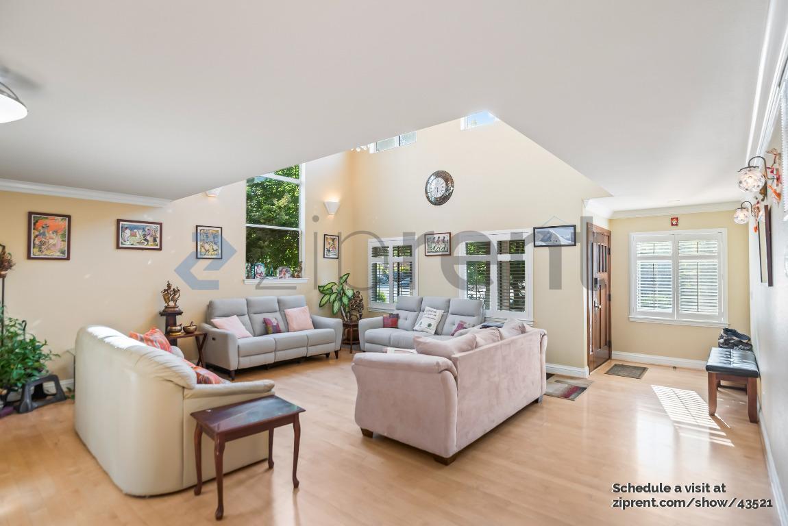 Building Photo - 601 Hudson Dr