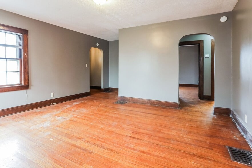 Building Photo - 3502 Lansing Ave