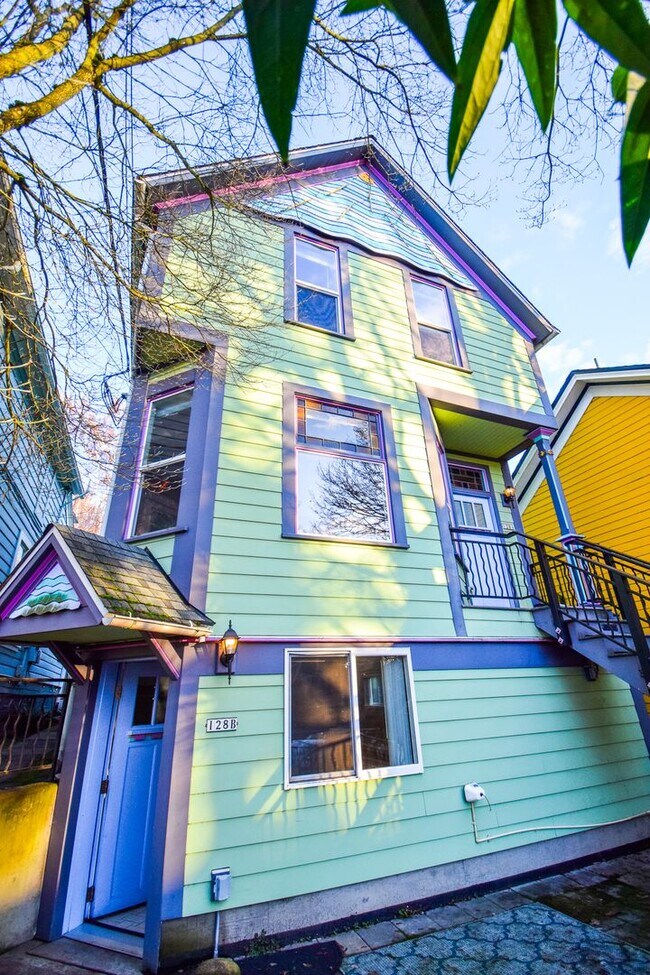 Building Photo - 22-128