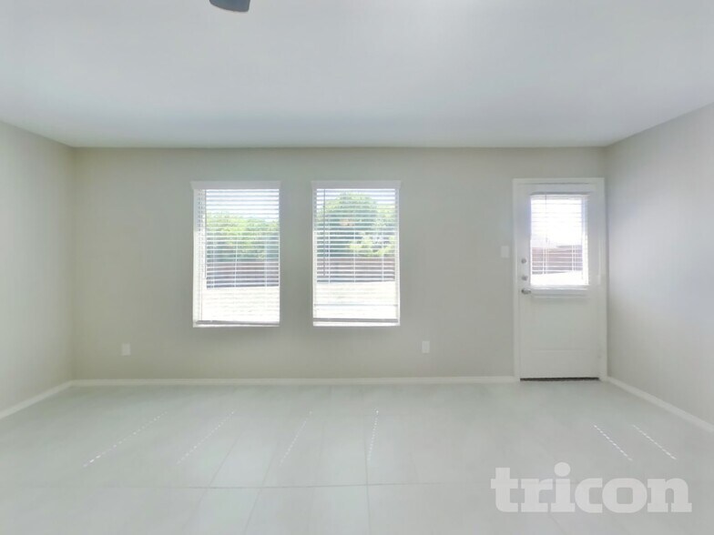 Building Photo - 1740 Clairborne Ct