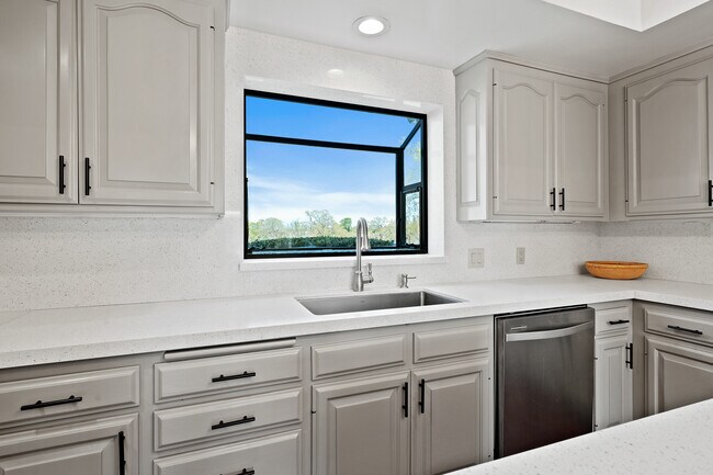 Building Photo - 3434 Woolsey Rd