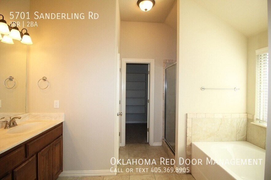 Building Photo - 5701 Sanderling Rd