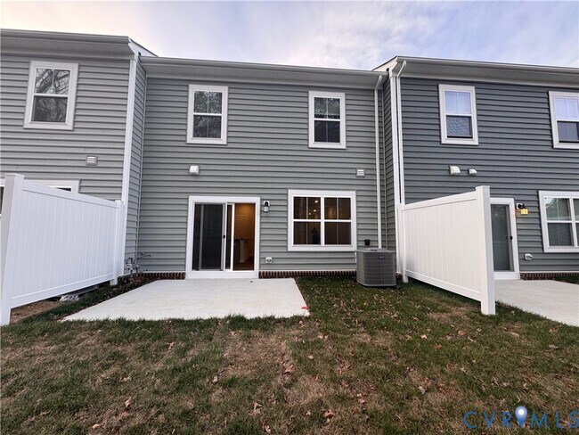 Building Photo - 6025 Crosswinds Blvd