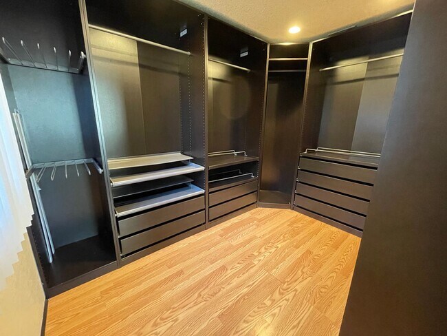 Building Photo - Welcome to this Charming Home in Antelope