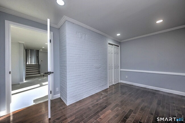 Building Photo - 206 Bridgeview Pl