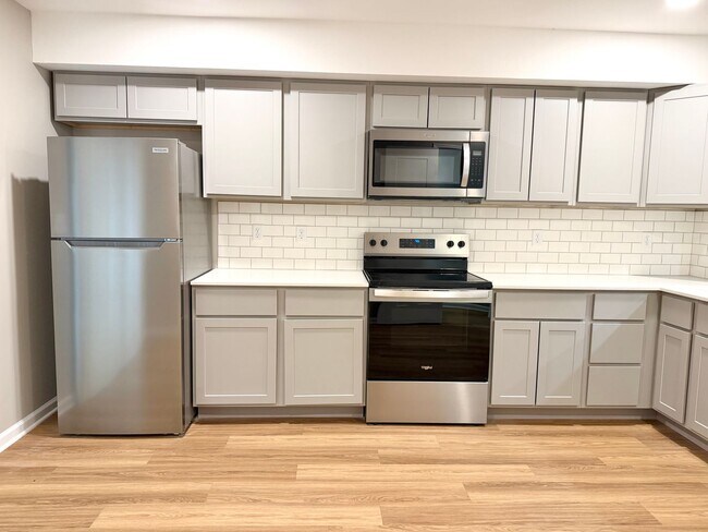 Building Photo - 511 Glenstone Springs Dr