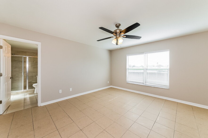 Building Photo - 4084 Kingsfield Dr