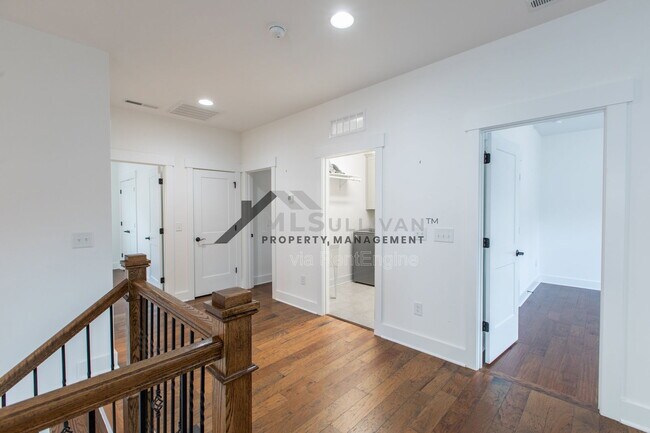 Building Photo - 1121 Crested Jay Dr