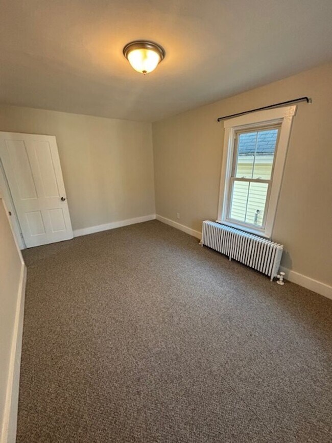 Building Photo - 3 Bedroom 1.5 Bathroom Available in Manheim!