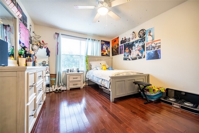Building Photo - 26318 Cedar Pine Dr