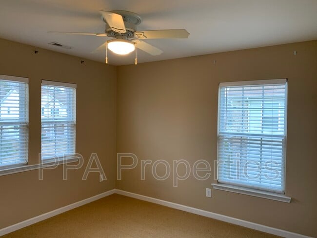 Building Photo - 400 Regulators Way