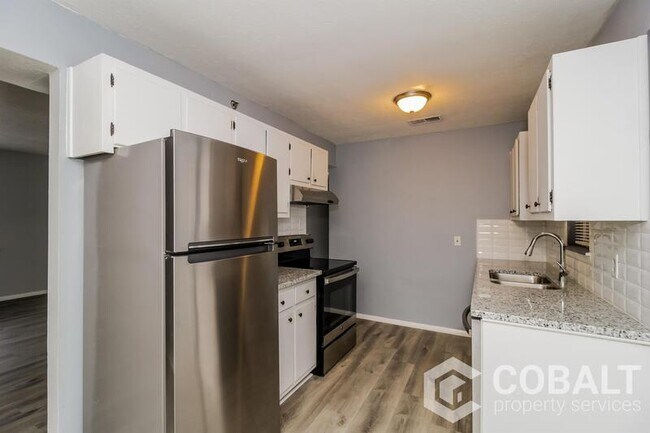 Building Photo - 641 Powder Springs St