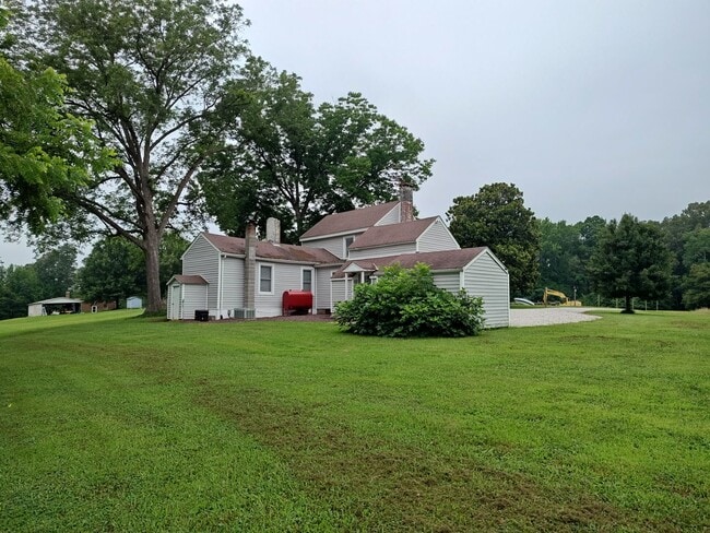Building Photo - Providence Forge/New Kent farmhouse