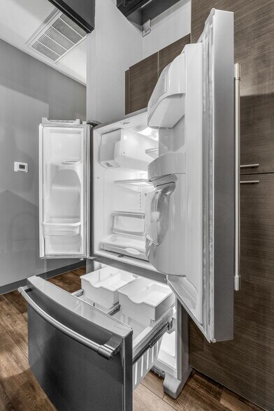 Building Photo - 901 9th St