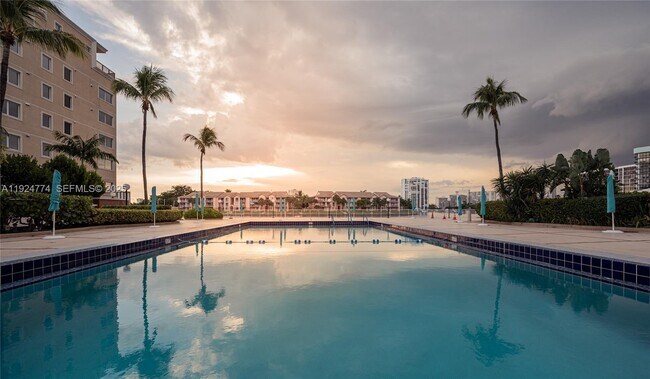 Building Photo - 3800 S Ocean Dr