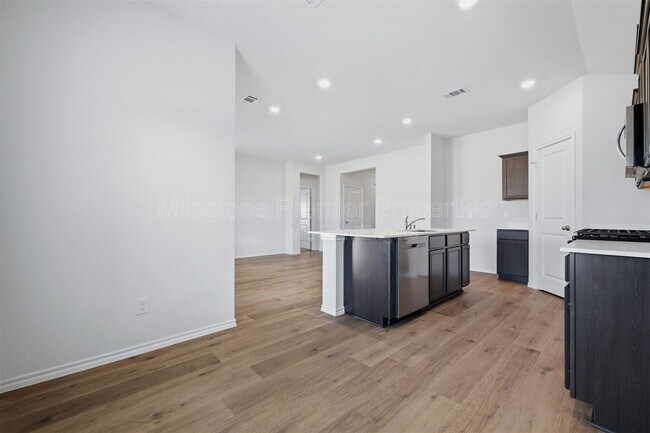 Building Photo - 2428 Montgomery St