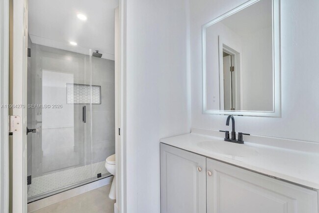 Building Photo - 2350 NE 135th St