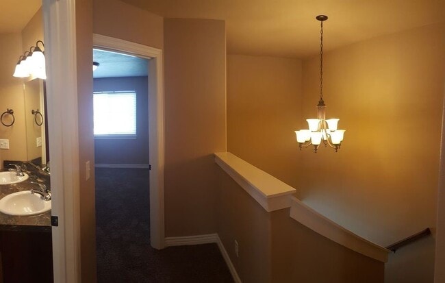 Building Photo - Comfort & Convenience in The Meadows – 3 B...