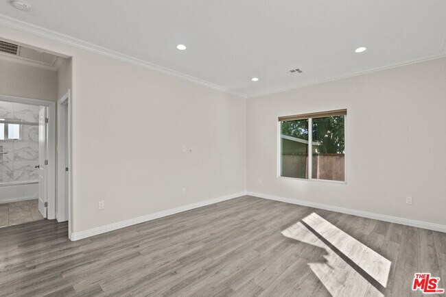 Building Photo - 6715 Cedros Ave