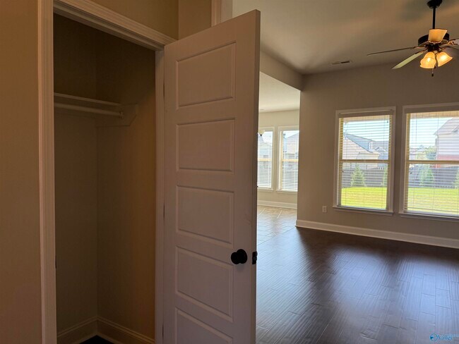 Building Photo - 132 Riverfront Dr