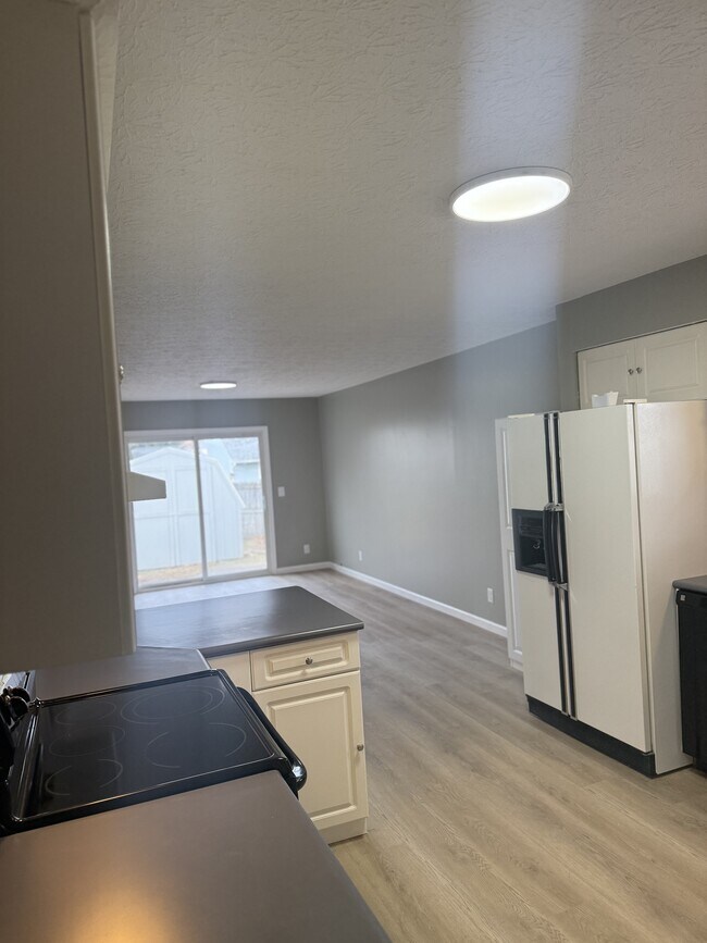 Building Photo - 804 Woodmere Dr