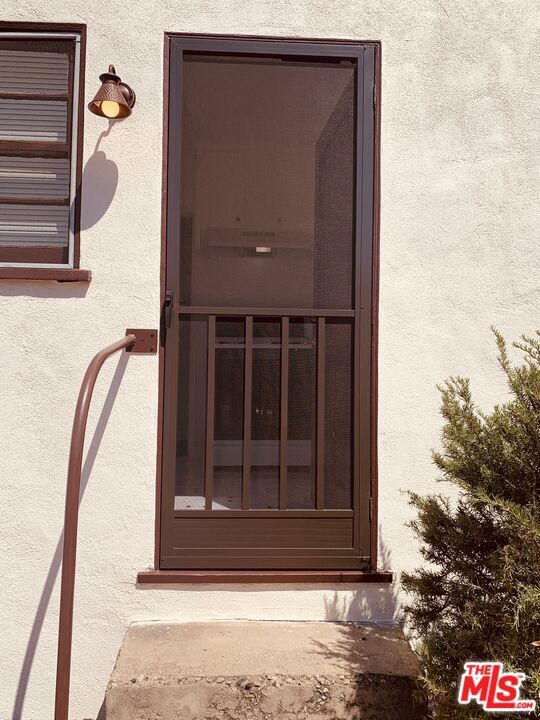 Building Photo - 604 Windsor Rd