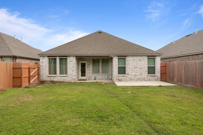 Building Photo - 1647 Reserve Dr