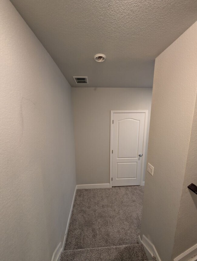 Building Photo - 22441 E Chenango Dr