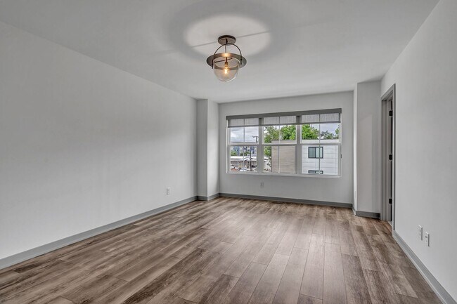 Building Photo - 4 Bed for Rent in Edison Park- The Nations!