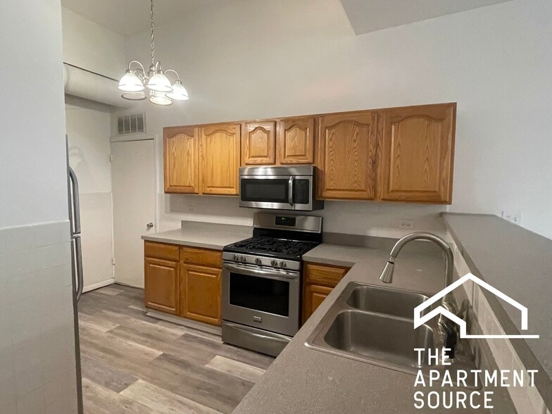 Building Photo - 1844 W Henderson St