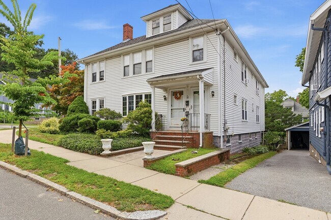 Building Photo - 131 Highland Ave