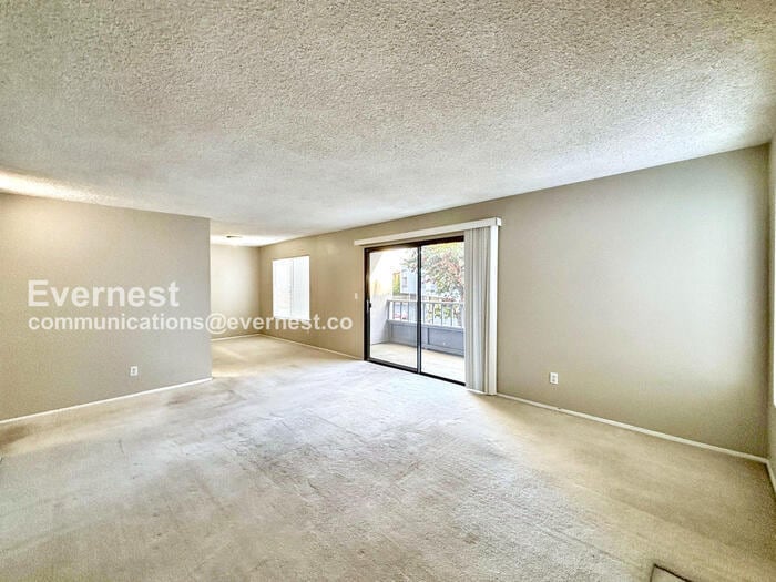 Building Photo - 3215 Midway Dr