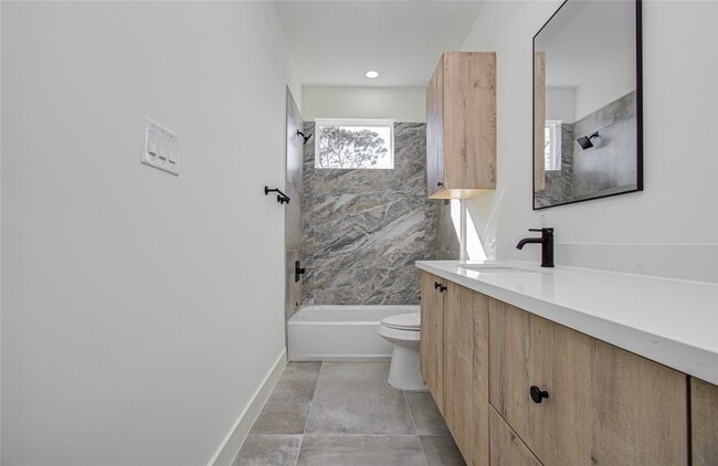 Building Photo - 4603 Edison St