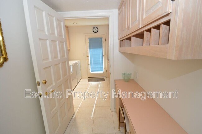 Building Photo - 31 Alviso Dr