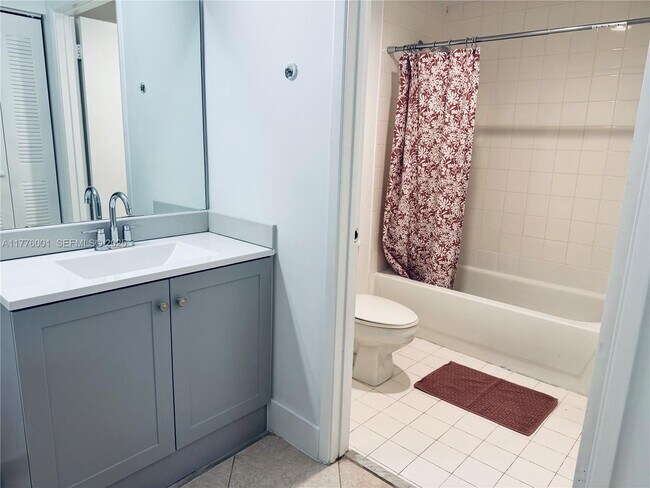 Building Photo - 19555 E Country Club Dr