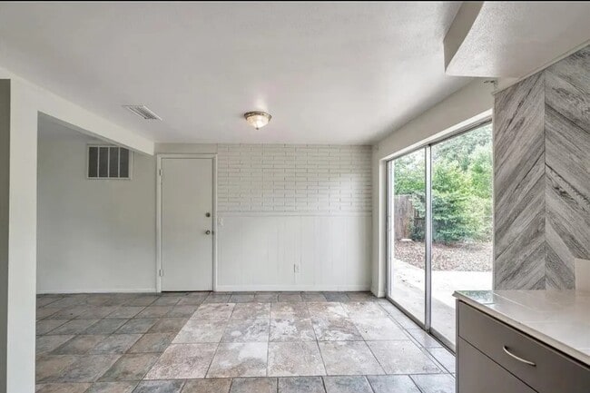 Building Photo - 4301 Belleville Ave