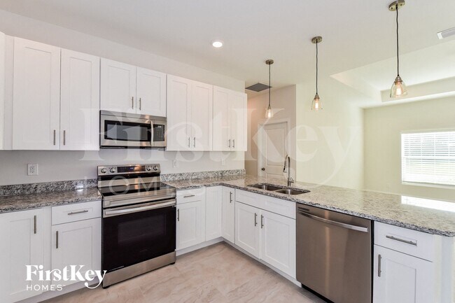 Building Photo - 1424 NE 1st Ave