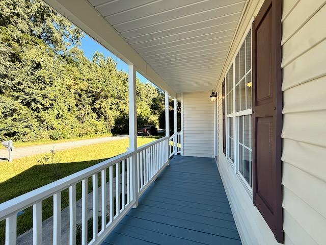 Building Photo - 1000 Meadowgreen Dr