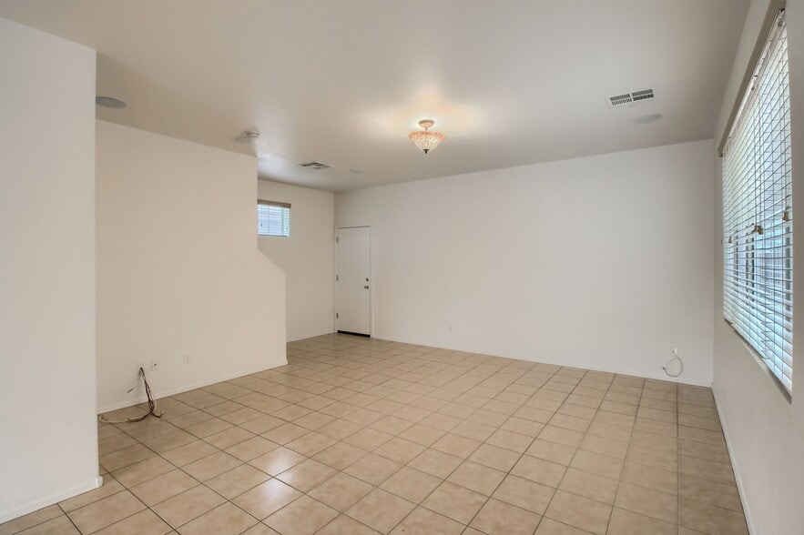 Building Photo - 3770 E Kristal Way
