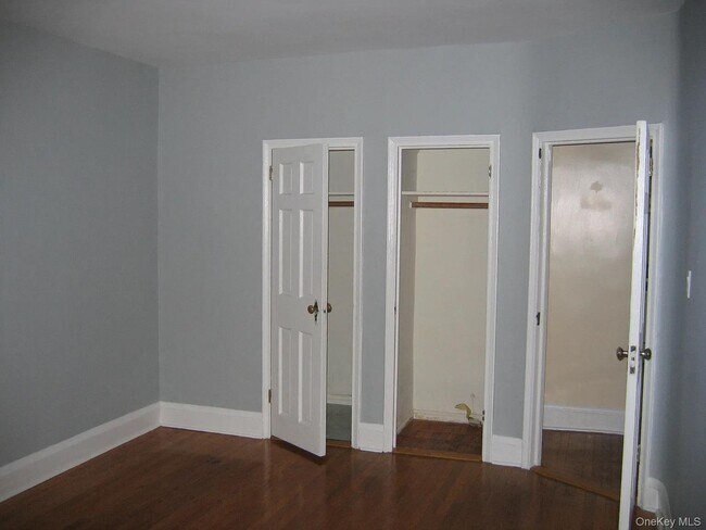 Building Photo - 221 E 18th St