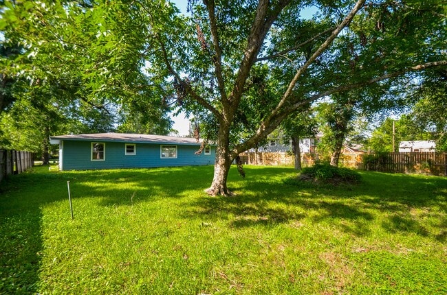 Building Photo - 206 Winkin Ave