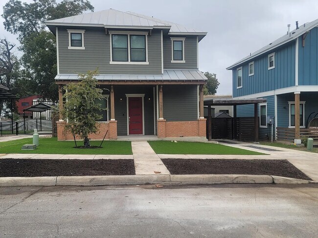 Primary Photo - 725 Hays St