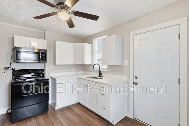 Building Photo - 783-785 S 18th St