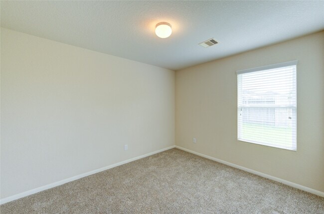 Building Photo - 14839 Fir Knoll Way