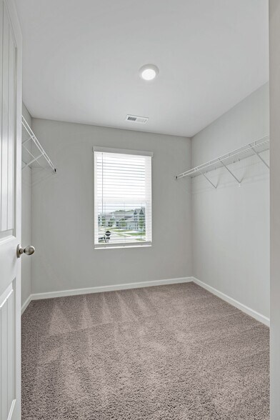Very spacious walk-in closet - 901 Brooklyn Crossing Rd