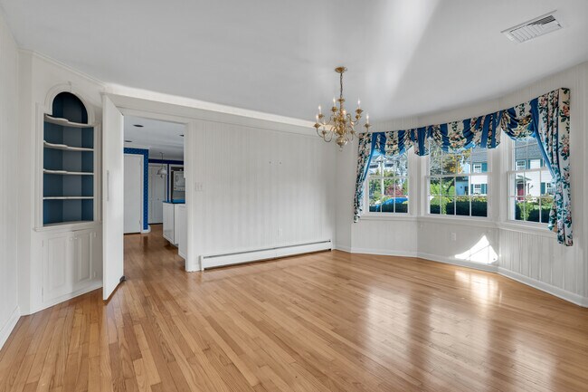 Building Photo - 14 Neptune Ave